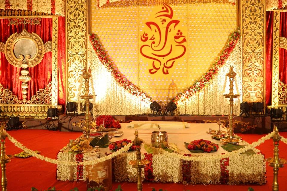Groom Room Set & Angumani